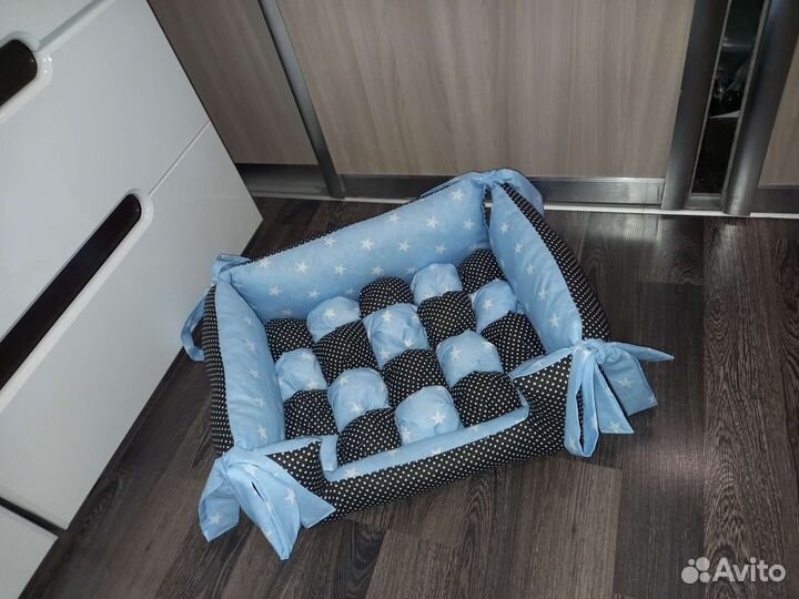 Лежанка для мелких собак и кошек