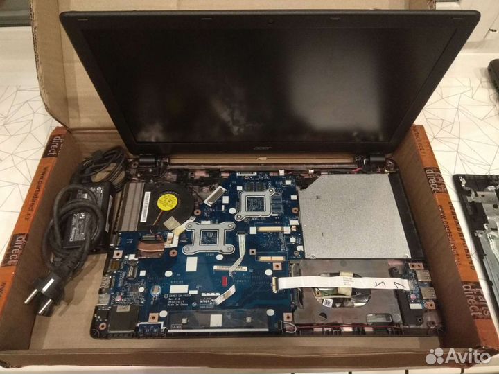 Ноутбук Acer Aspire E1-570G в разборе