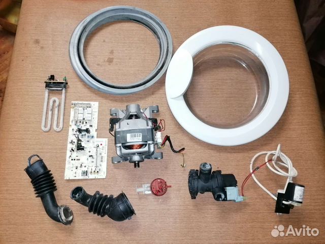 Лючок стиральной машины Indesit wiu 61