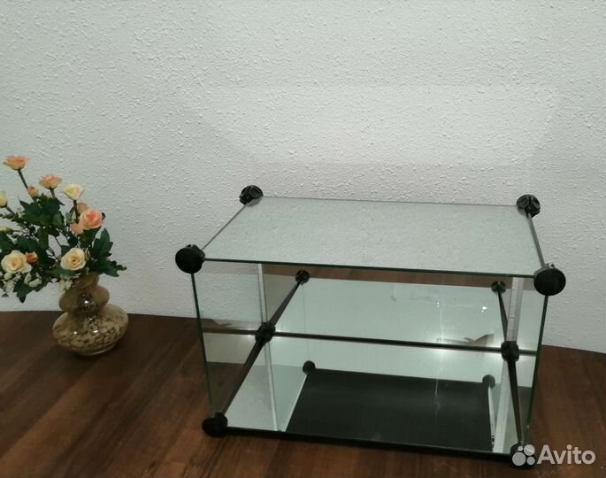 Стеклянная полка