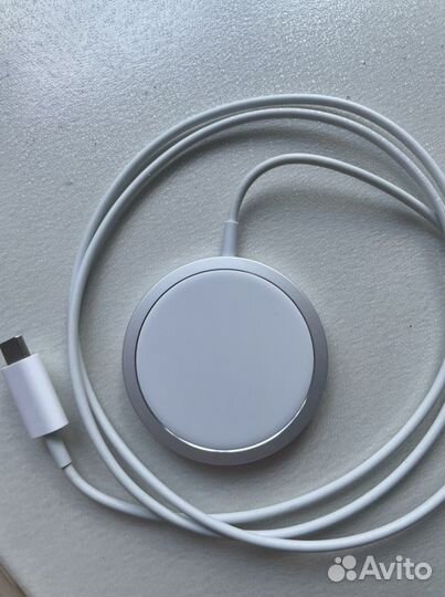Зарядка на iPhone 12 mini