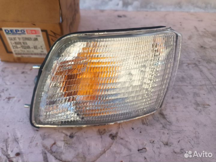 Поворотник левый правый Mitsubishi Galant 6