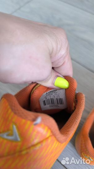 Футбольные бутсы 28