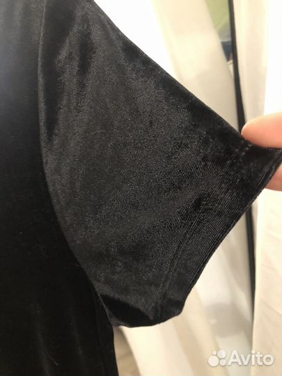 Черное бархатное платье