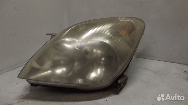 Фара передняя Toyota Corolla Verso E121 2002 год