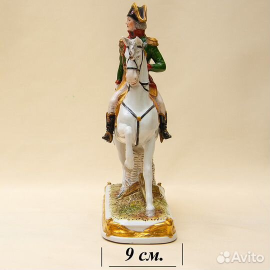 Статуэтка «Генерал бессьер на коне» Фарфор