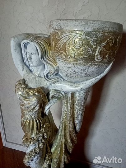 Статуэтка /кашпо для цветов гипс