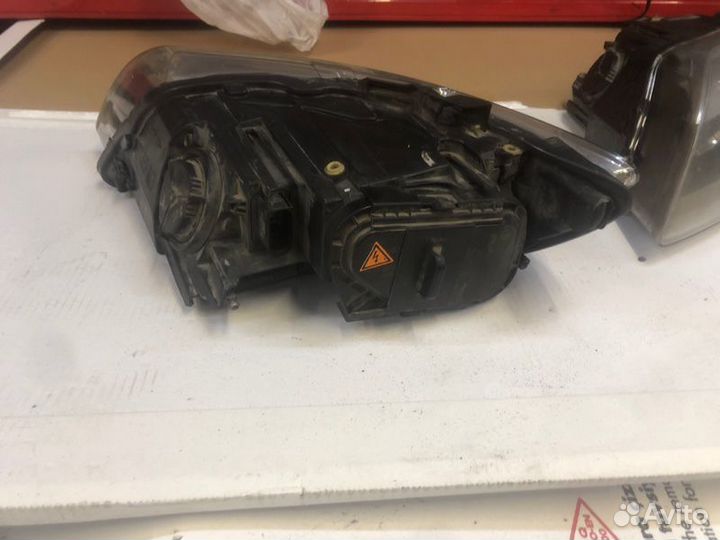 Фара правая Audi Q7 4LB BUG 2007-20015