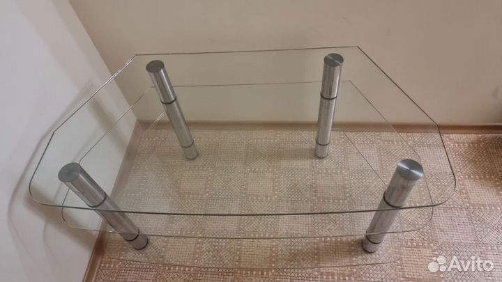 Стеклянная тумба (журнальный стол)