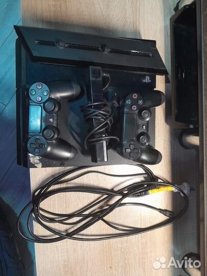 Игровая приставка ps4