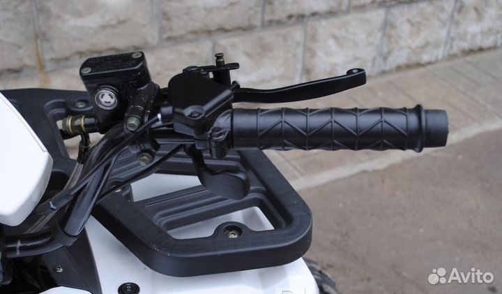 Квадроцикл Avantis Hunter 7 New Lux белый