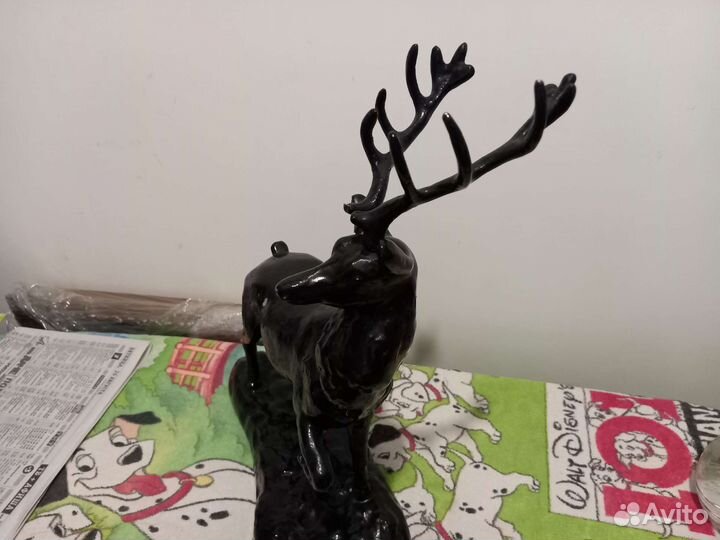 Винтажная скульптура оленя