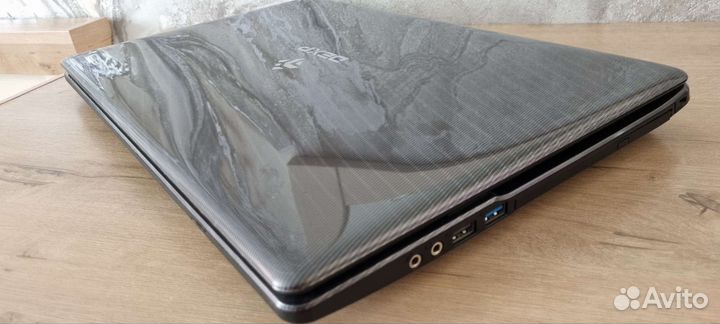 Игровой ноутбук DNS w670sfq(HD+)