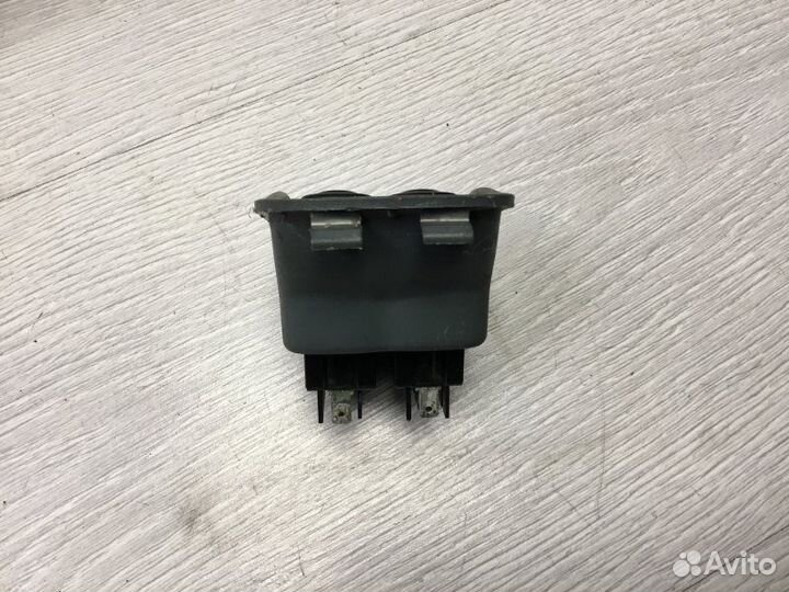 Блок управления стеклоподъемником передний левый