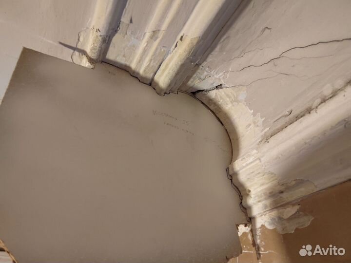 Карниз лепной из гипса, потолочный