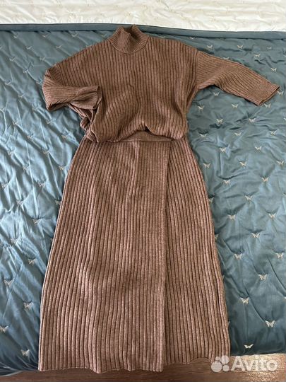 Вязанный трикотажный костюм