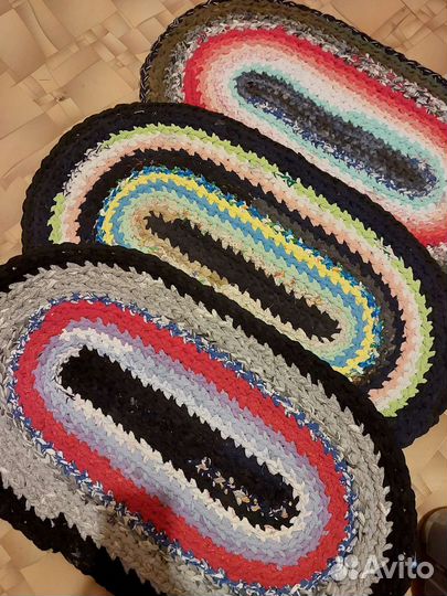 Коврик вязаный