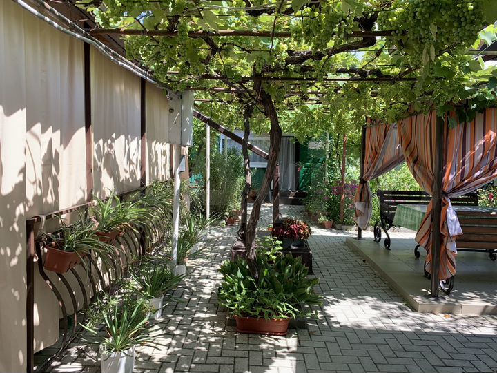 Комната 10 м² в 7-к., 1/2 эт.