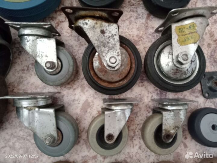 Колеса для тележек поворотные