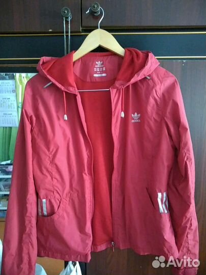 Продам спортивную кофту