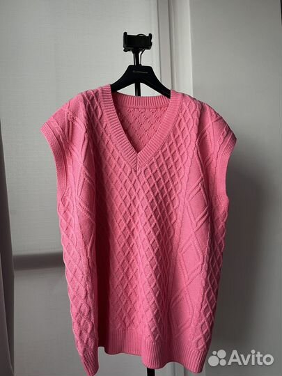 Жилетка женская вязаная