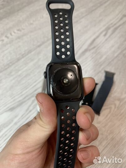 Часы apple watch Se 44 mm nike