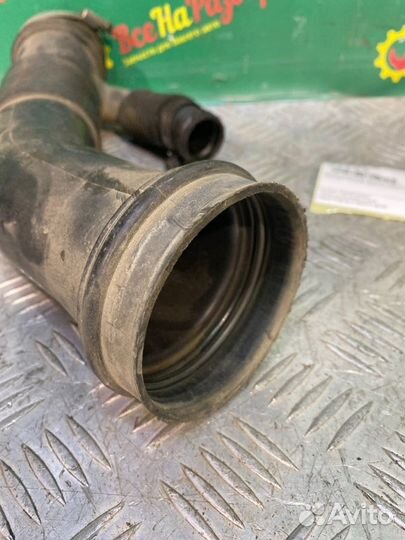 Патрубок воздушного фильтра Volkswagen Passat B5