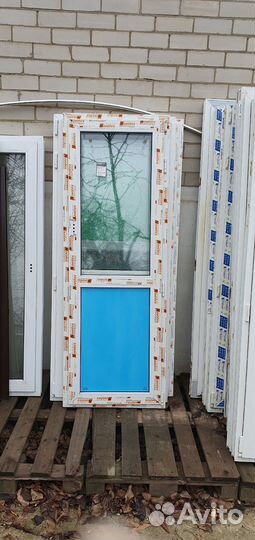 Двери пластиковые бу