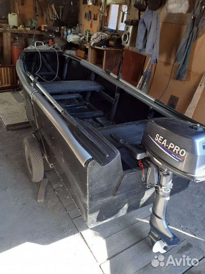 Лодка с мотором