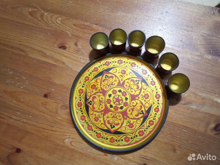 Деревянные рюмки с подносом