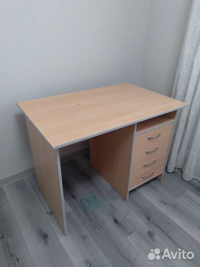 Стол письменный