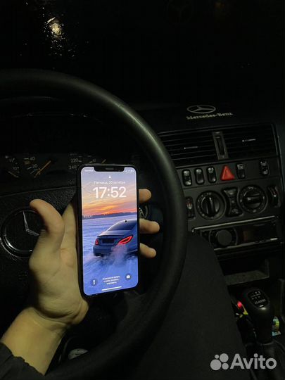 iPhone Xs, 64 ГБ
