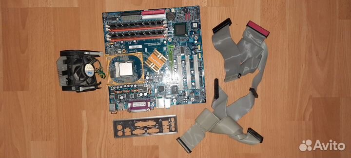 Intel Pentium 4,MB,RAM