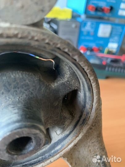 Опора двигателя Mitsubishi Lancer 9