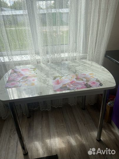 Кухонный стол