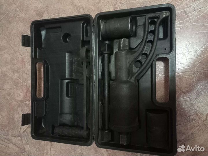 Гайковёрт ручной бу