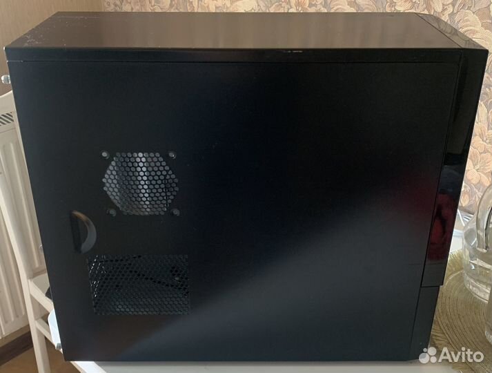 Корпус для пк Gigabyte