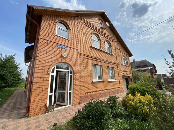 Дом 228 м² на участке 12 сот.