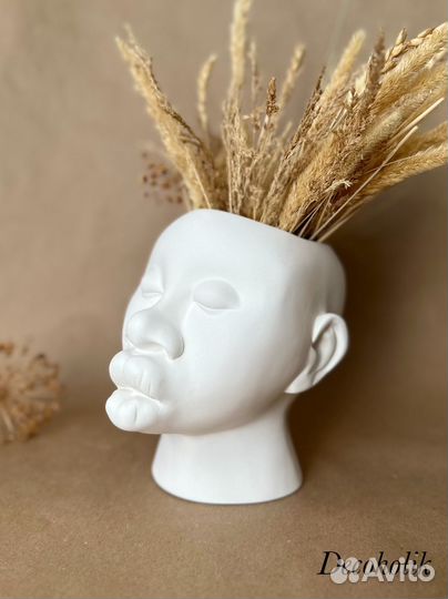 Декоративная Ваза в Афро стиле белого цвета 18см