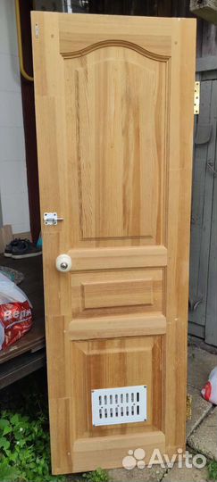 Дверь из массива сосны