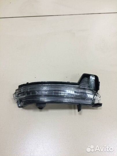 Повторитель в зеркало правый Skoda Kodiaq