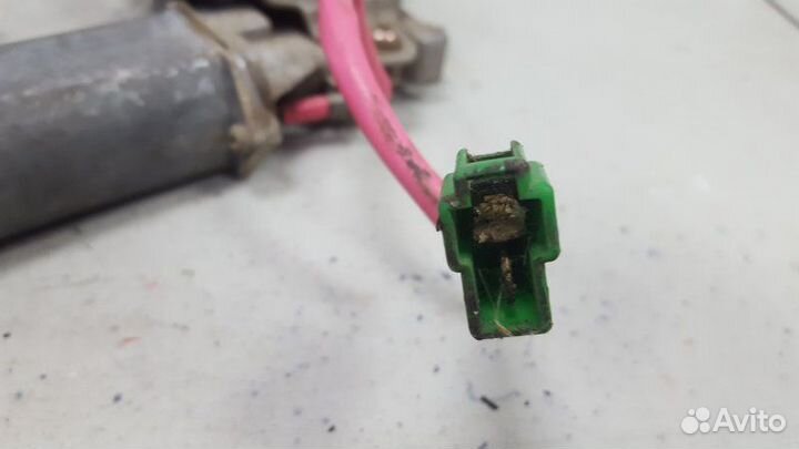 Стеклоподъемник электрический передний левый