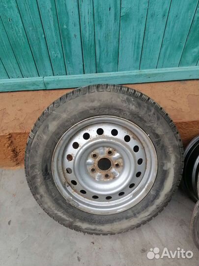 Pirelli Winter Carving Edge 215/65 R16 98T