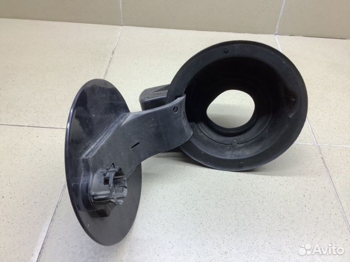 Ниша лючка бензобака Ford Fusion 2002 - 2012