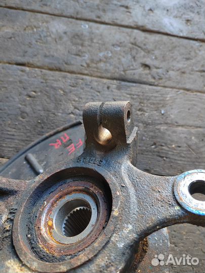 Кулак передний поворотный Ford Escape 2006