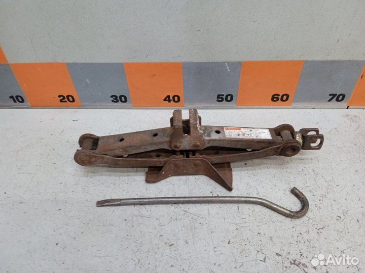 Домкрат Suzuki Liana ERC11S 1.3 2001