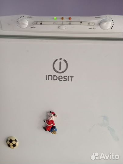 Холодильник indesit