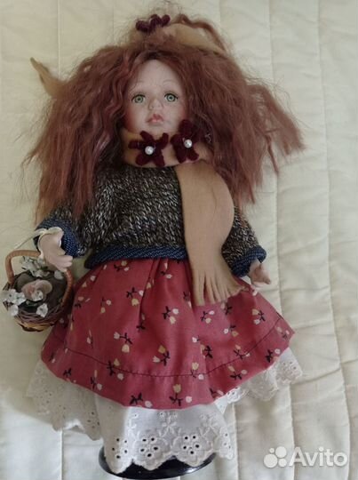 Кукла фарфоровая коллекционная