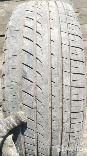 Yokohama BluEarth RV-01 215/60 R17