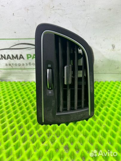 Дефлектор воздушный правый Renault Koleos 2.5 2019